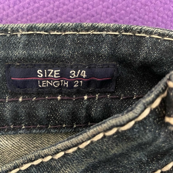 Jean capris - Picture 3 of 5